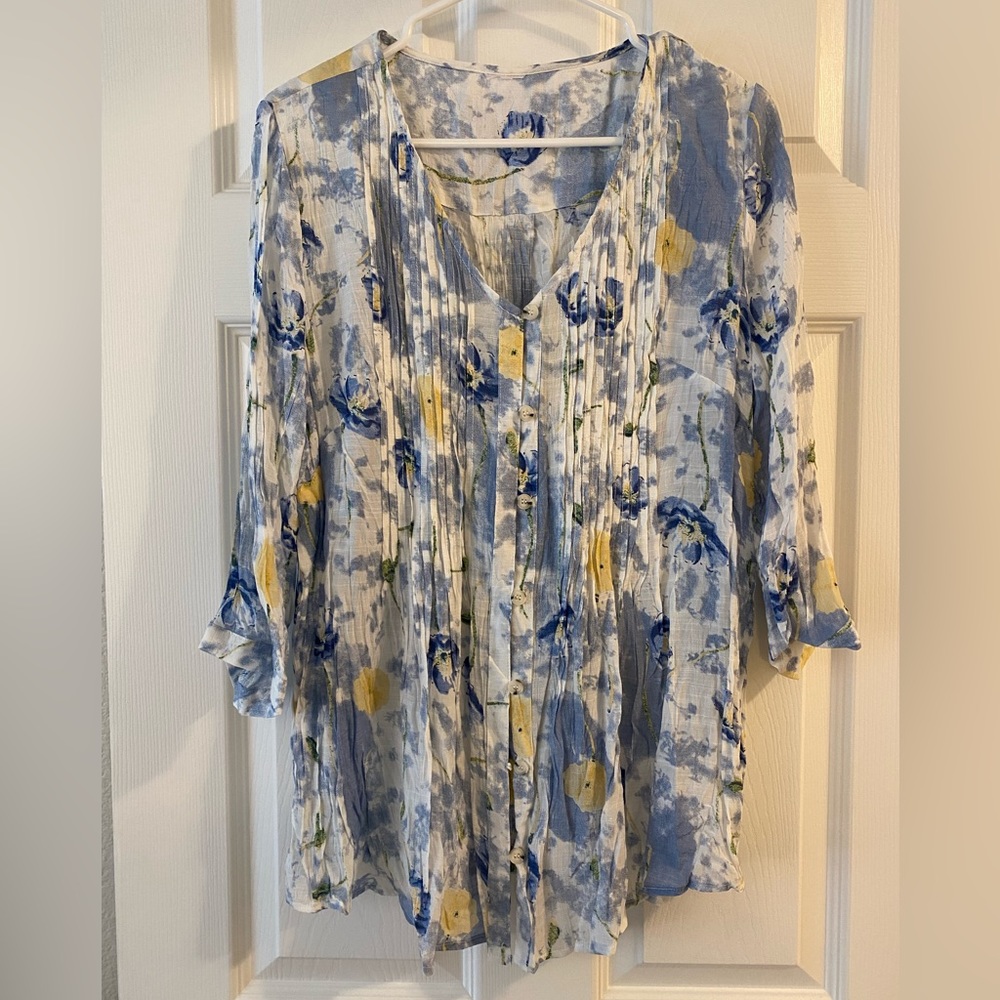 Floral lightweight blouse